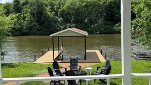 Property grounds - Waterfront - Private Dock - Two Suites (Algonquin)