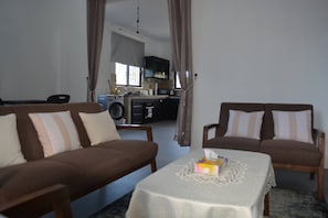 Bungalow, 4 Bedrooms, Patio | Living area | Books - Airways Residence mu (Plaine Magnien)