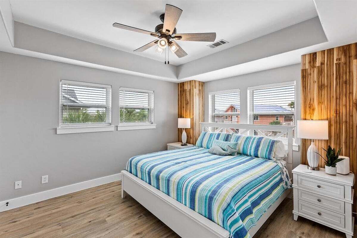 House, Multiple Beds, Pool Access, Pool View (Bay Dayz) | 4 bedrooms, iron/ironing board, bed sheets