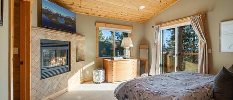 3 bedrooms, travel cot