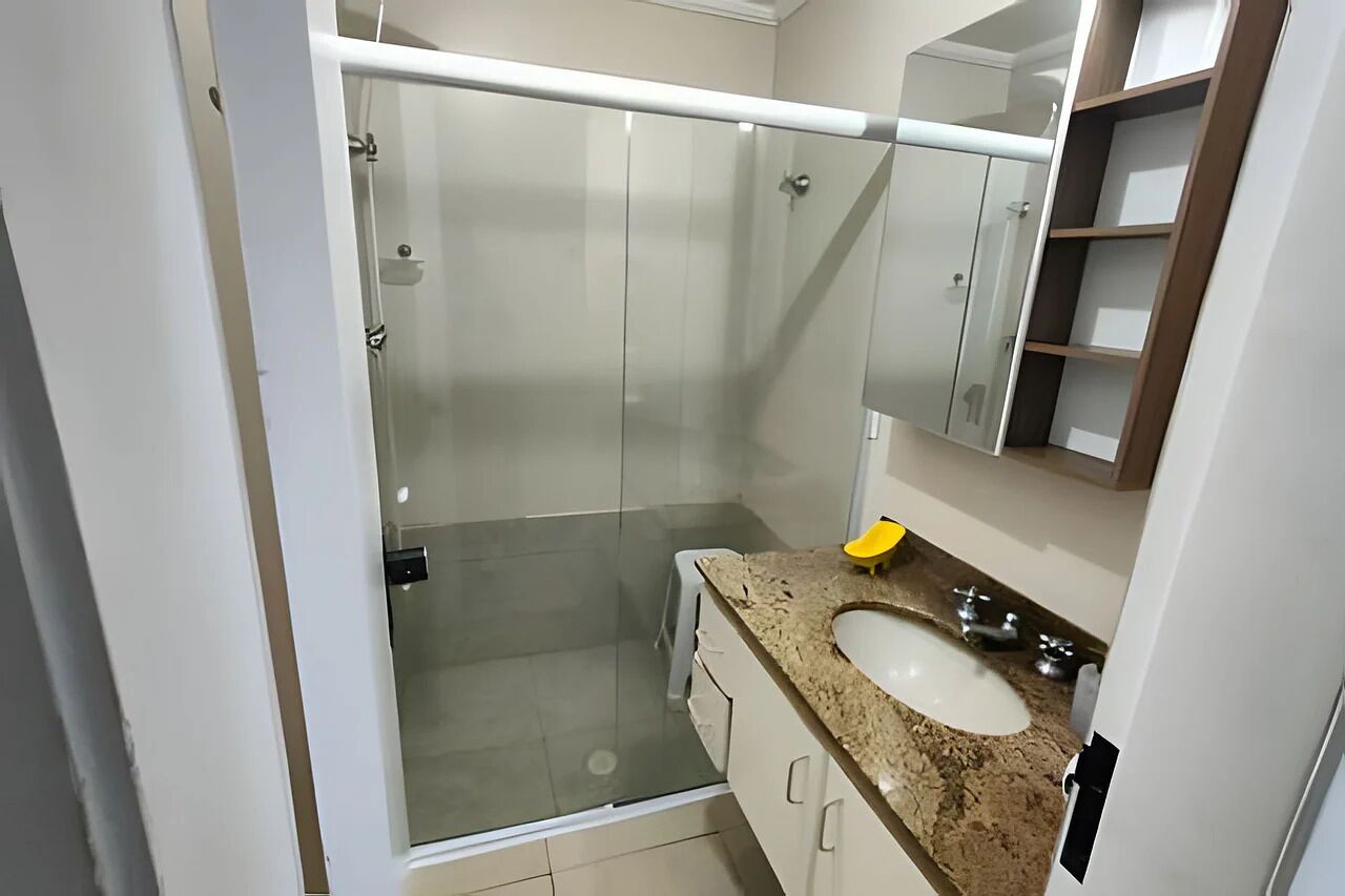Deluxe-huoneisto, parveke, merinäköala | Kylpyhuone