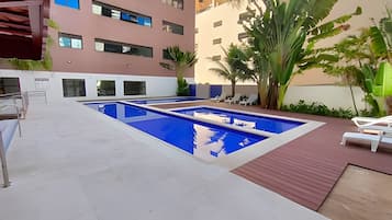 3 piscinas al aire libre