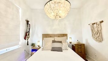 House, 2 Queen Beds, Garden View (Krewe Cottage) | 2 bedrooms, desk, laptop workspace, individually decorated