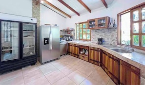 Kühlschrank, Ofen, Herdplatte, Toaster