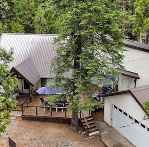 Exterior - Serene 4-bedroom + game room cabin in Shaver Lake perfect for relaxing getaways (Shaver Lake)
