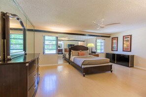 Room - Spacious 5-bedroom house in wonderful Lauderhill with AC (Lauderhill)