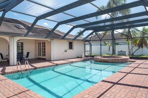 Pool - Spacious 5-bedroom house in wonderful Lauderhill with AC (Lauderhill)
