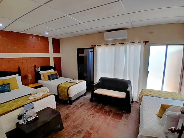 Habitación Confort, patio | Wifi gratis