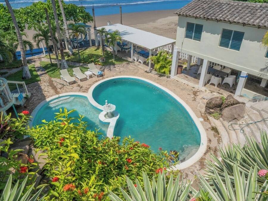 2 outdoor pools
