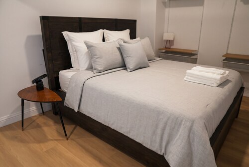 Cozy 1-bedroom condo in DTLA!
