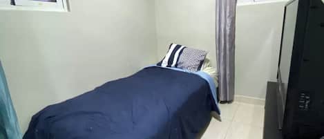 Iron/ironing board, WiFi, bed sheets