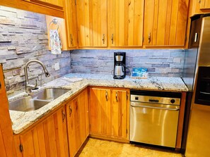 Unclassified image, 2 of 20, button - High end 4-bedroom countryside home in Shawano, WI. 2,800 sqft and spacious! (Shawano)