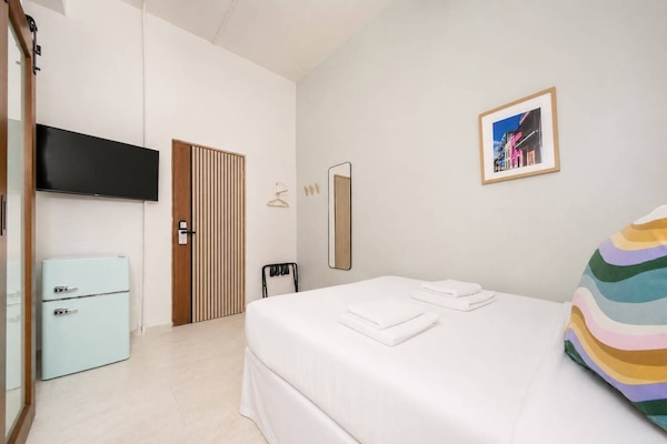 Comfort Double Room, Non Smoking, Ground Floor | Premium bedding, WiFi (free), bed sheets