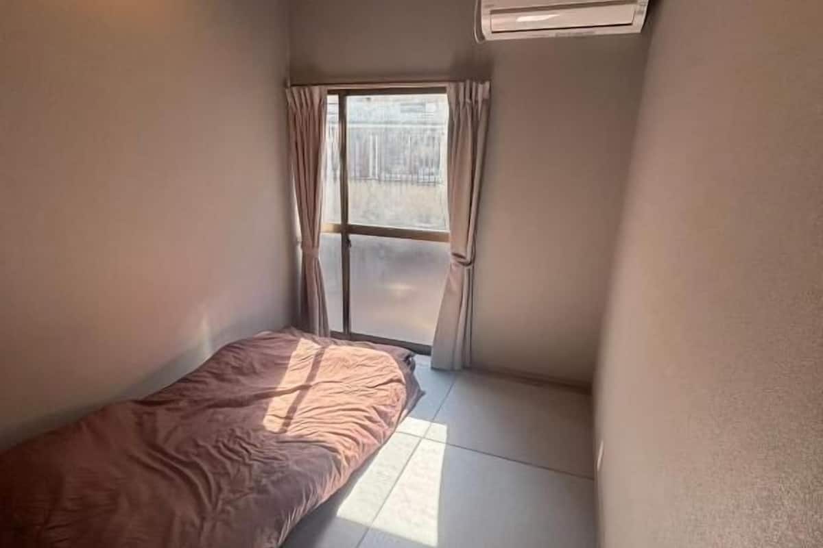 Economy Single Room, Balcony | WiFi (free)