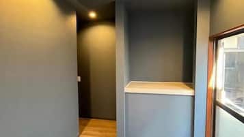 Economy Twin Room, Courtyard View | WiFi (free)