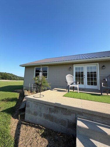The Cowboy Way a Charming farmhouse with stunning ranch views and HUGE GAME ROOM
