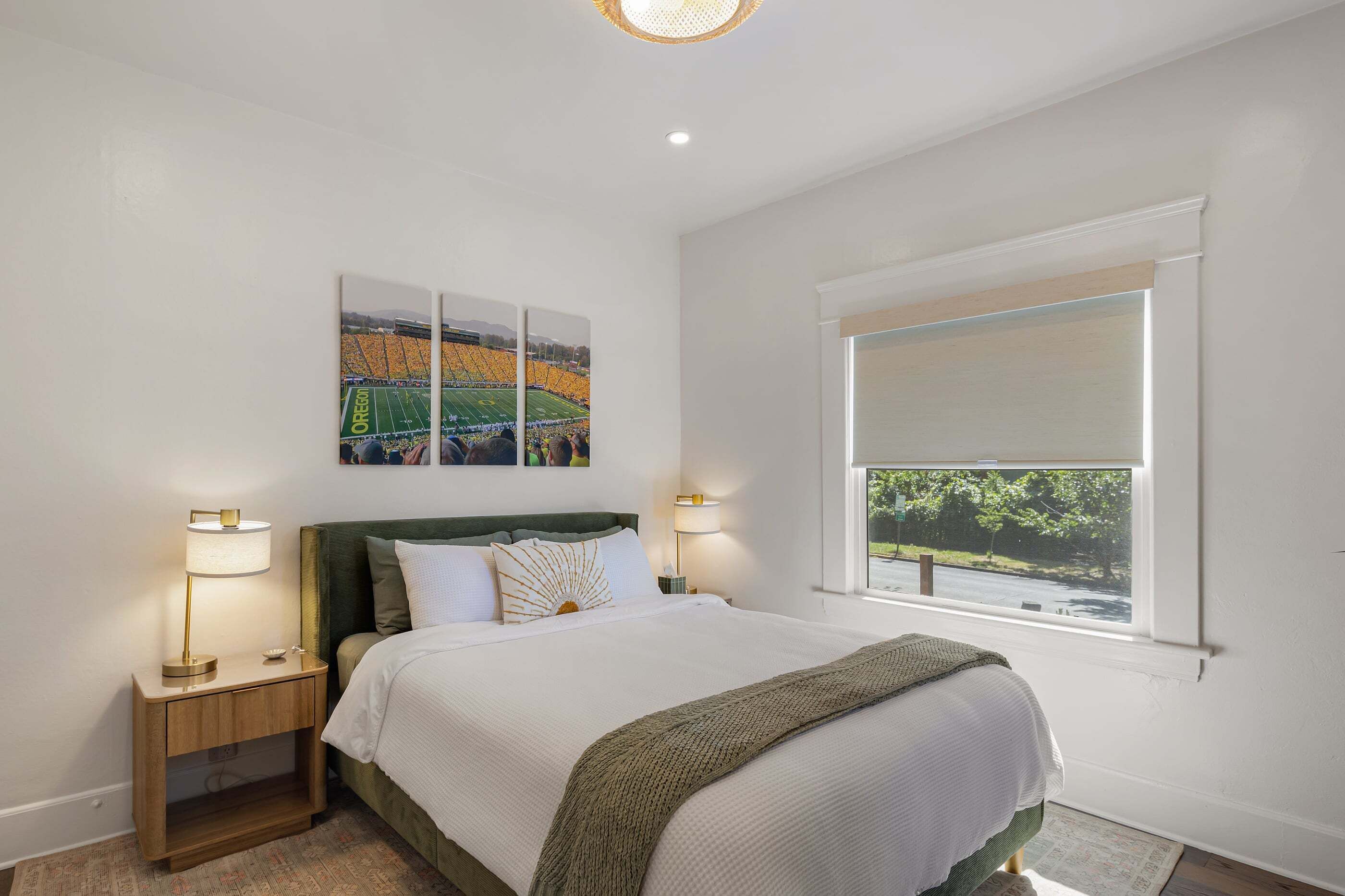 Desk, WiFi (free), bed sheets