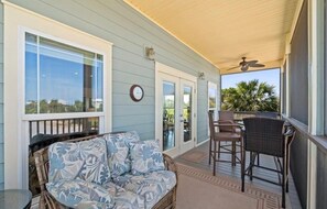 Outdoor dining - Sunset Pointe Retreat  Bay Views • Beach Access • Pool • Kayak, Paddle Board (Port St. Joe)