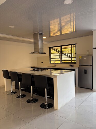 EL ENCANTO VACATION HOME, MODERN HOUSE WITH A FIREPIT AND EXCEPTIONAL VIEWS