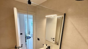 Shower, hair dryer, bidet, towels - White House • Relaxation, Views, and an Infinity Pool • (Santa Úrsula)