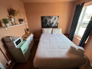 Room - Cozy studio in fabulous Los Angeles with refreshing AC (Los Angeles)
