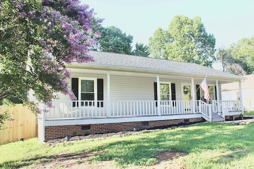 3 bed 3 bath home •Fenced in yard •King bed