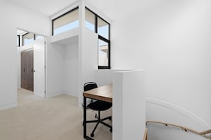 Dining - Domi Rentals - The Cheltenham Southland House (Cheltenham)