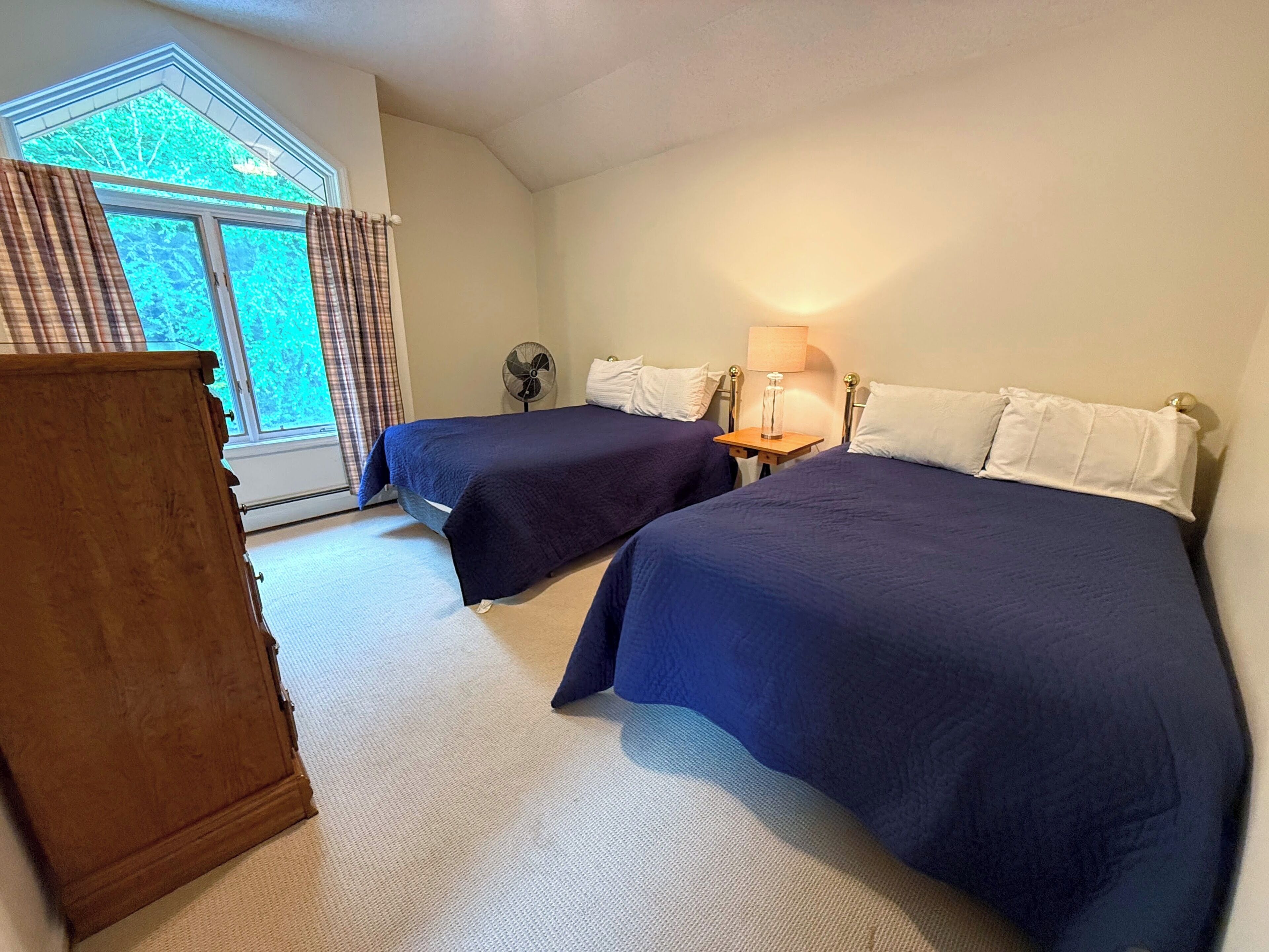 5 chambres, fer et planche à repasser, Wi-Fi gratuit, draps fournis