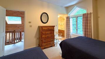 5 bedrooms, iron/ironing board, free WiFi, bed sheets