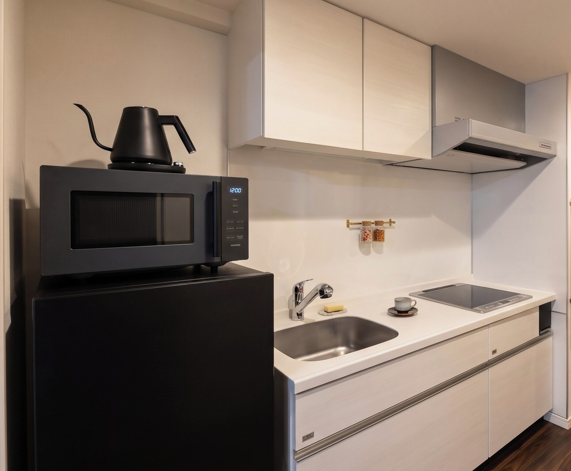 Superior Apartment, Non Smoking (704) | Private kitchen | Full-size fridge, microwave, stovetop, cookware/dishes/utensils