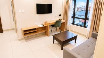 One Bedroom Suite | Desk, free WiFi, bed sheets
