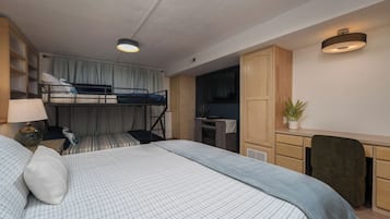 4 bedrooms, desk, iron/ironing board, travel cot