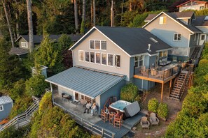 Exterior - $1M Lakefront View, Private Dock, Kayaks, Hot Tub (Florence)