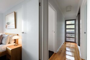 3 bedrooms, desk, iron/ironing board, WiFi