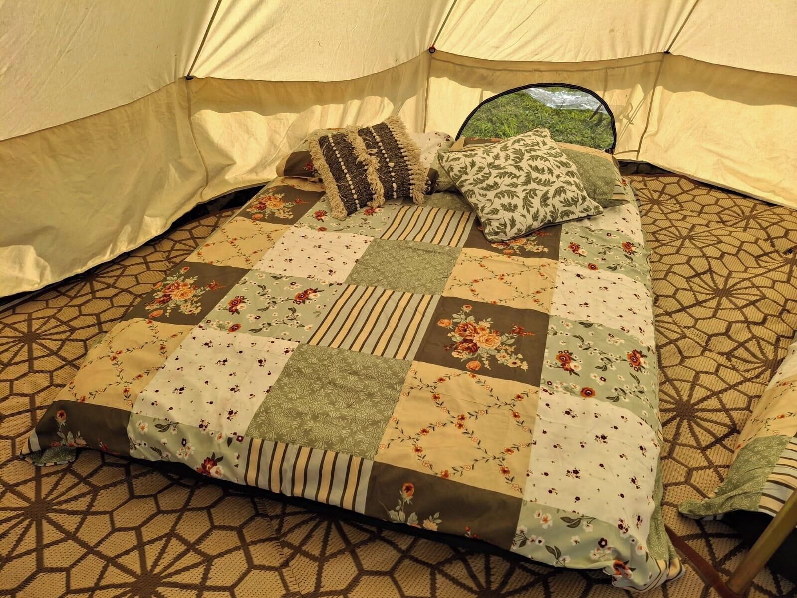 1 chambre, fer et planche à repasser, draps fournis