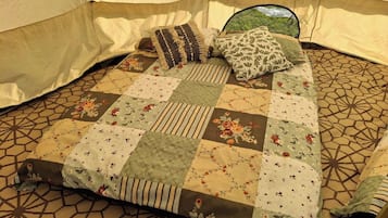1 chambre, fer et planche à repasser, draps fournis