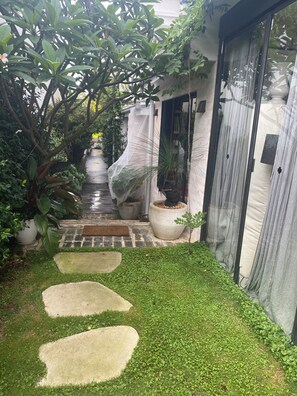 Exterior detail - Bronte garden apartment (Waverley)