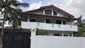 Unclassified image, 4 of 19, button - Serenity Nest Holiday Home, Bollatha Ja Ela, Sri Lanka (Bollate)