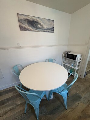 Dining - Cozy Condo in the Heart of North Wildwood (North Wildwood)