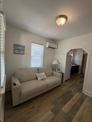 Living area - Cozy Condo in the Heart of North Wildwood (North Wildwood)