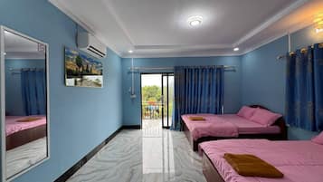 Family Room, Garden View