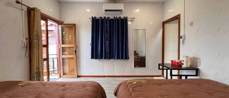 Standard Twin Room, Ocean View | Desk, WiFi (free)