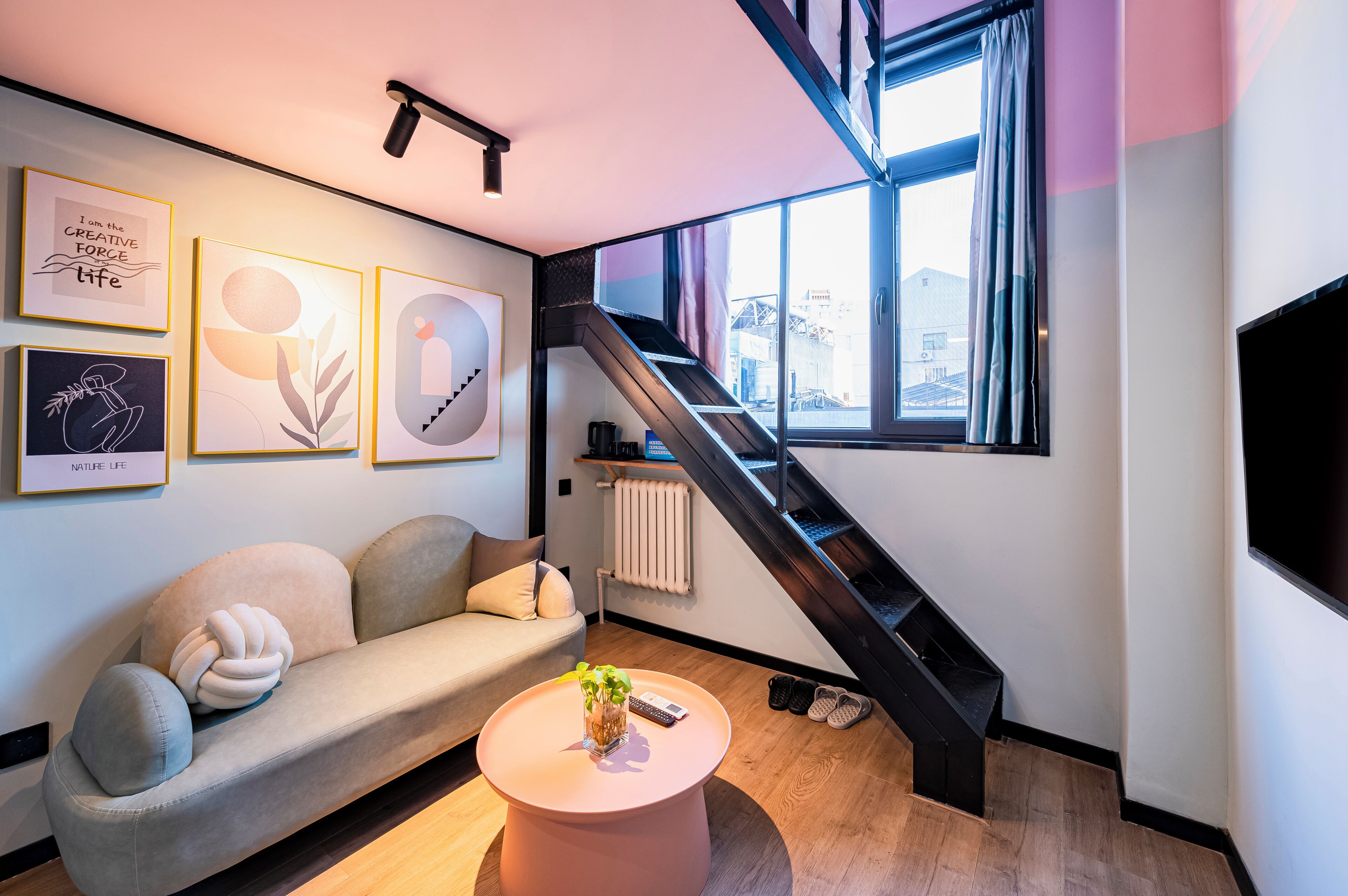 Kahden hengen superior-huone, kaupunkinäköala | Oleskelualue