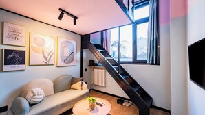 Superior Double Room, City View | Living area - Beijing xiyou hotel (Beijing)