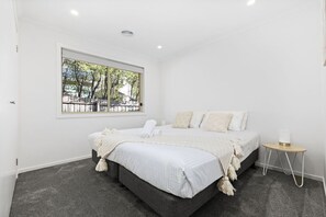 3 bedrooms, WiFi - Domi Rentals - The Willow Home (Glen Waverley)
