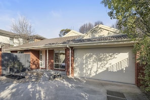 Exterior - Domi Rentals - The Willow Home (Glen Waverley)