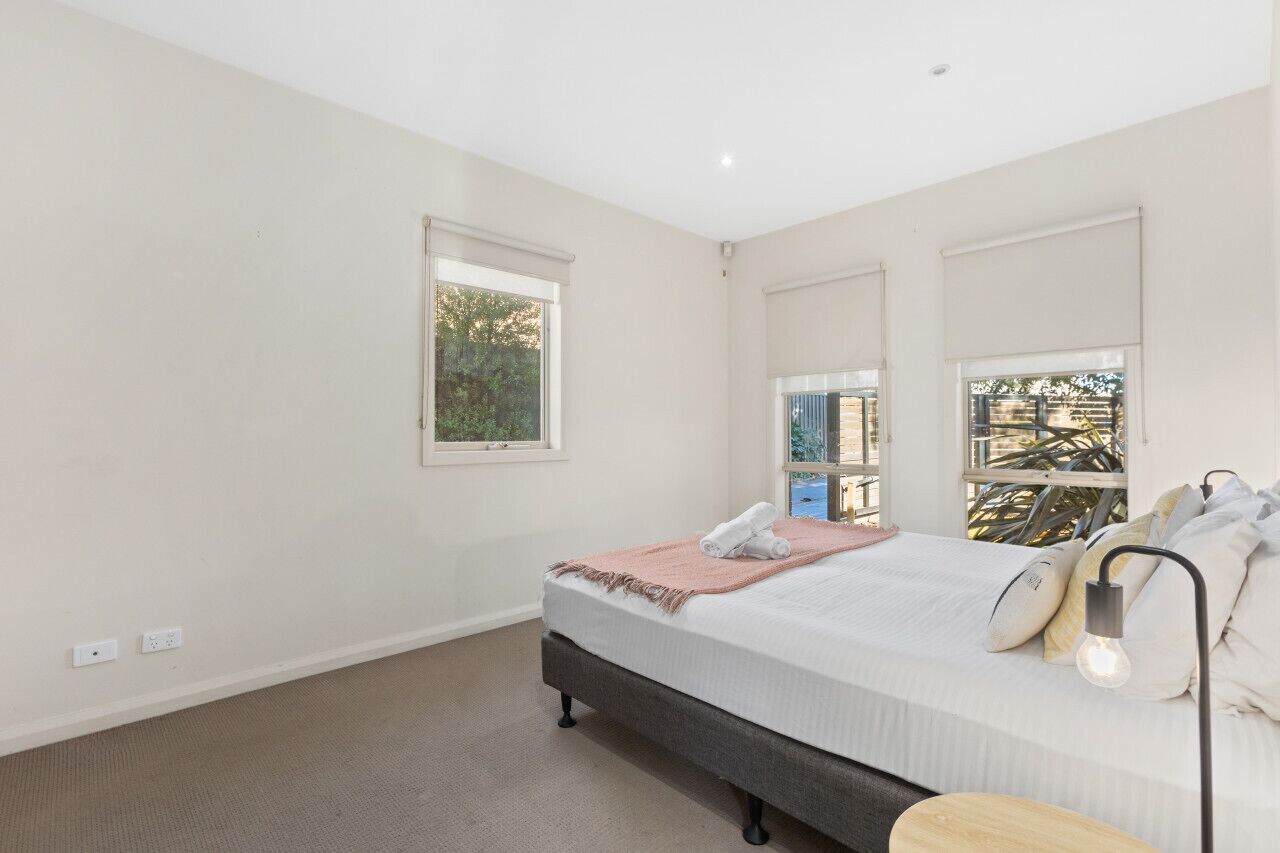 3 bedrooms, desk, iron/ironing board, travel cot