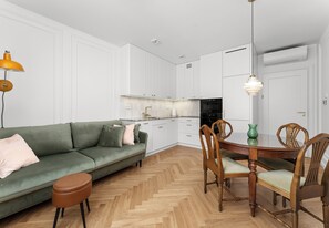 Living area - Kamienica Pod Czaplą Heritage Apartment (Kraków)