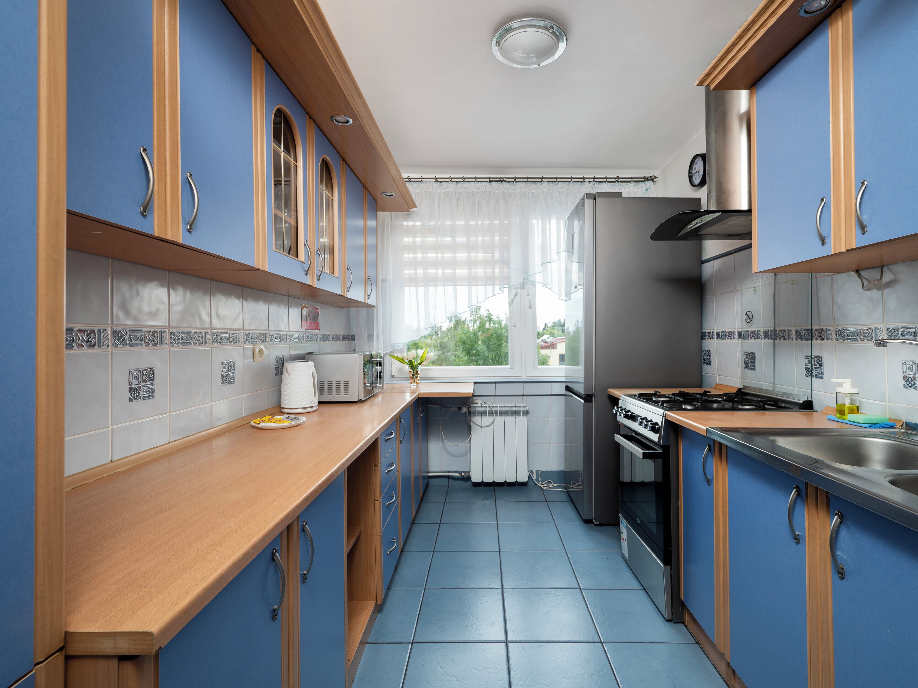 Geladeira, micro-ondas, fogão, cooktop