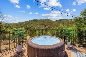 Outdoor spa tub - Avocado Oasis Retreat Hot Tub, Casita, RV Parking & Private Retreat Glamping (San Marcos)